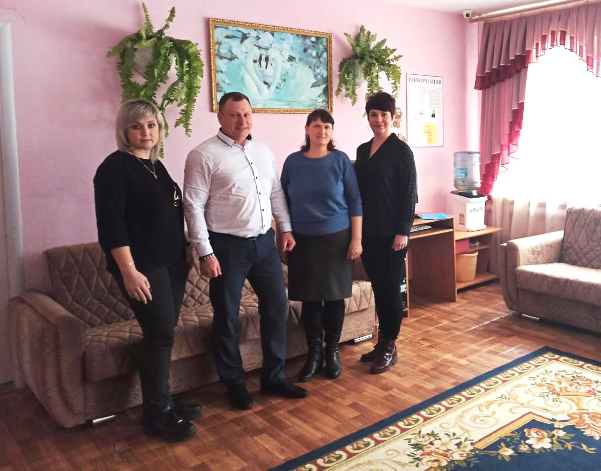 Филиал «Брянскэнергосбыт» подарил мебель Клетнянской школе-интернату 